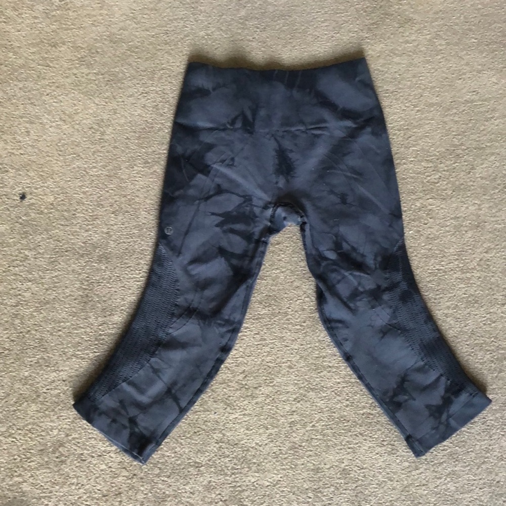 SOLD Lululemon flow and go Cropped Leggings